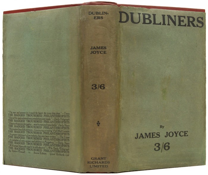 Ad for The Ragged-Trousered Philanthropists on the dust jacket of Dubliners.